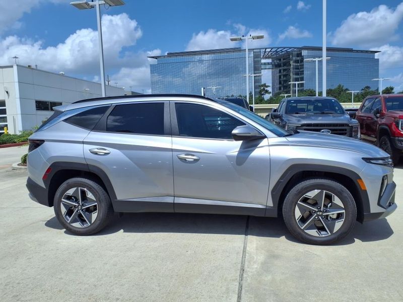 2025 Hyundai Tucson Hybrid SEL ConvenienceImage 12