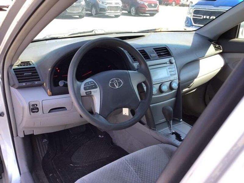 2009 Toyota Camry LEImage 10