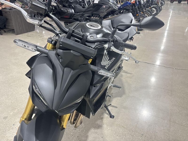 New 2026 Honda CB1000 HORNET SP Image 15