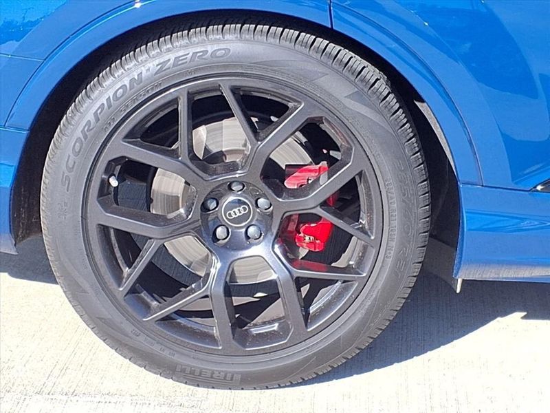 Used 2025 Audi SQ7 PrestigeImage 6