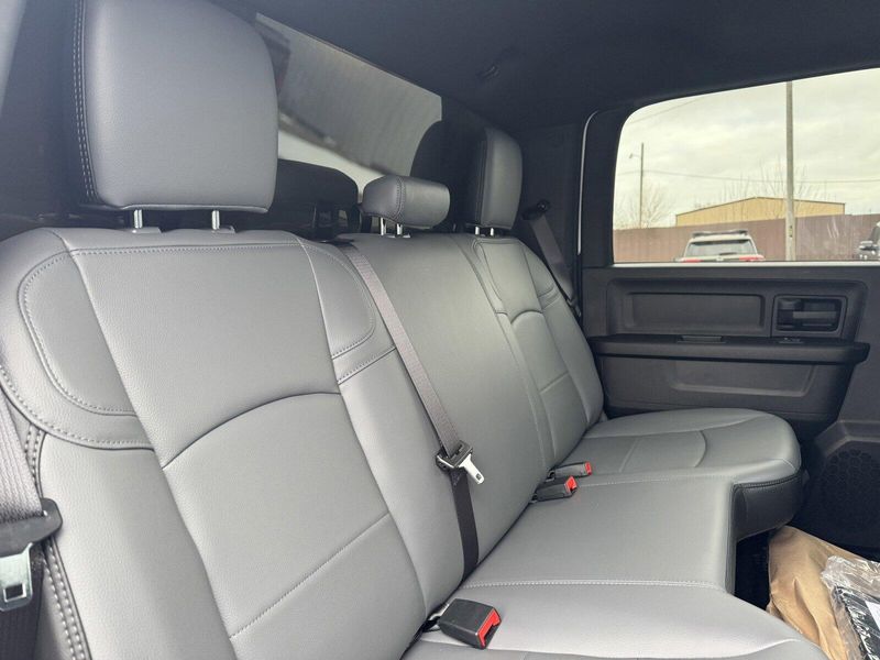 2024 RAM 5500 Chassis Cab TradesmanImage 11