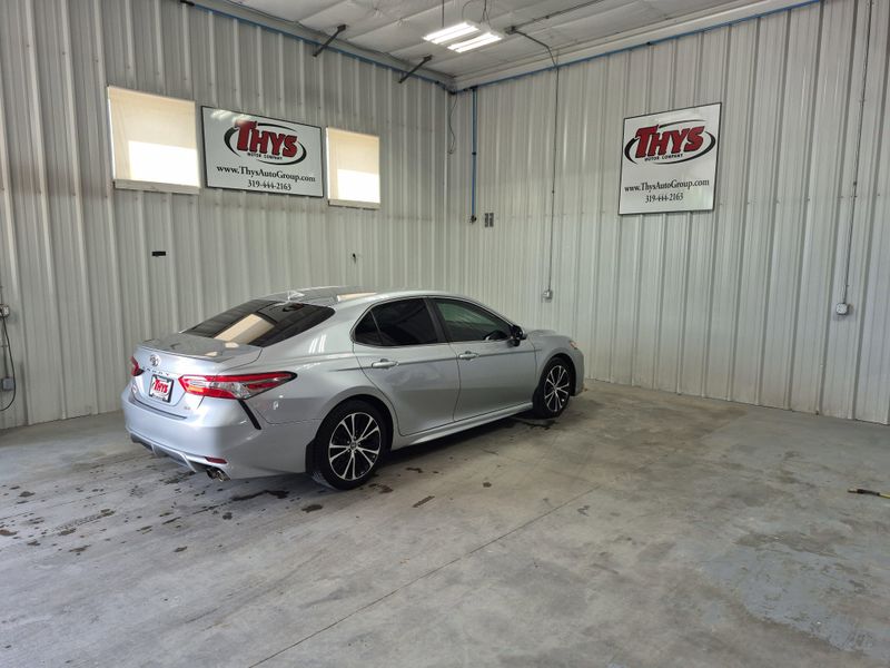 2019 Toyota Camry SEImage 5