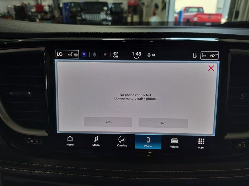 New 2025 Chrysler Pacifica SelectImage 28