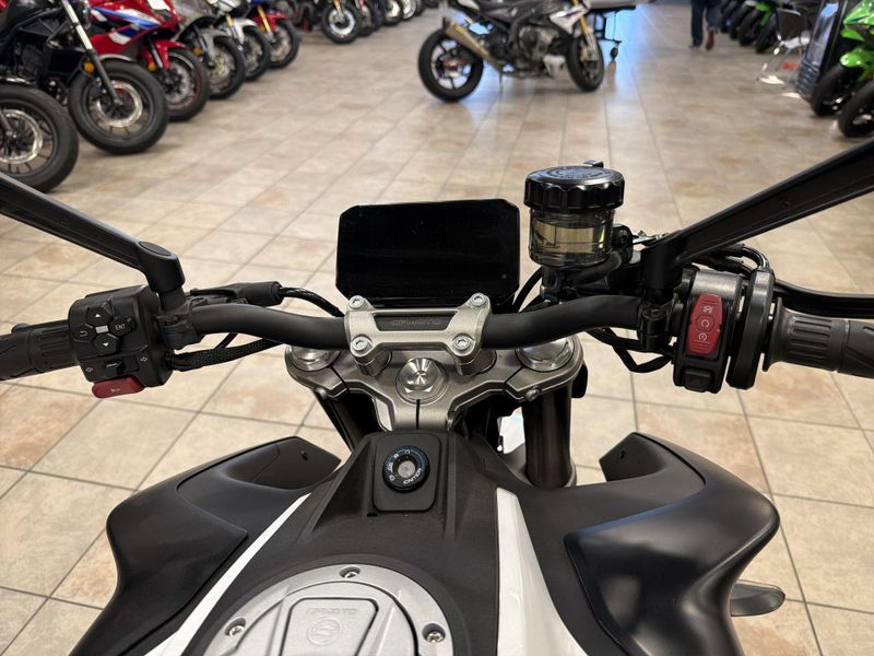 Used 2024 CFMOTO 450NK Image 23