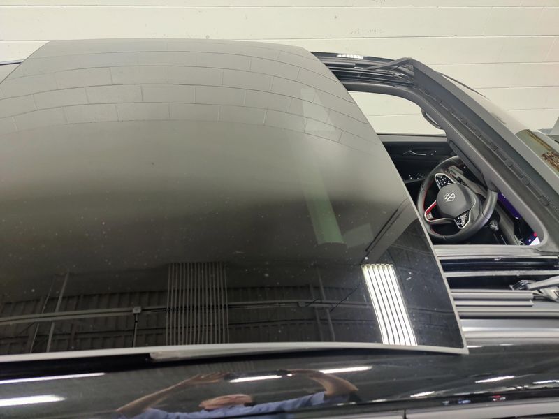 Used 2024 Volkswagen Golf GTI SE w/SunroofImage 5