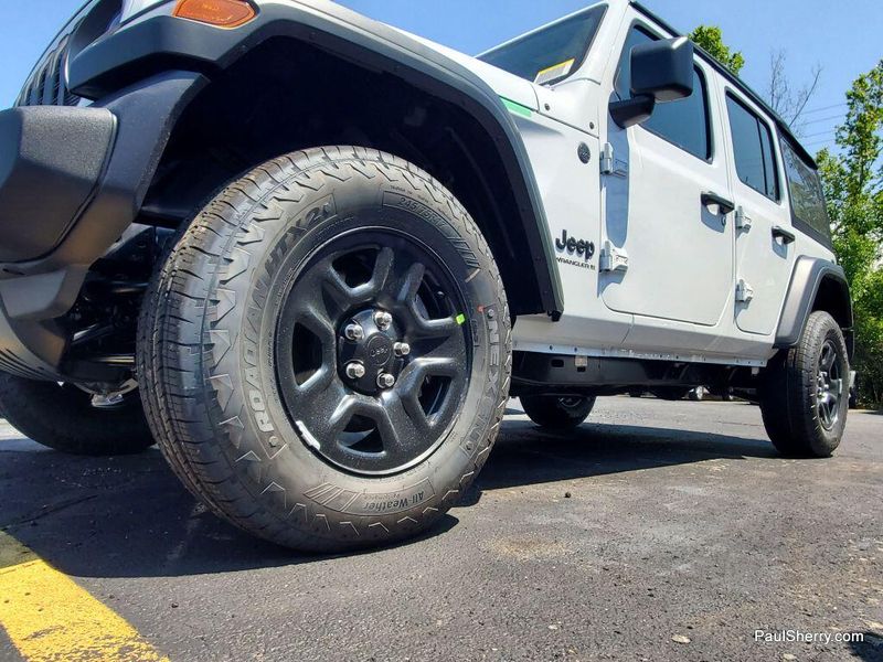 2025 Jeep Wrangler 4-door SportImage 3