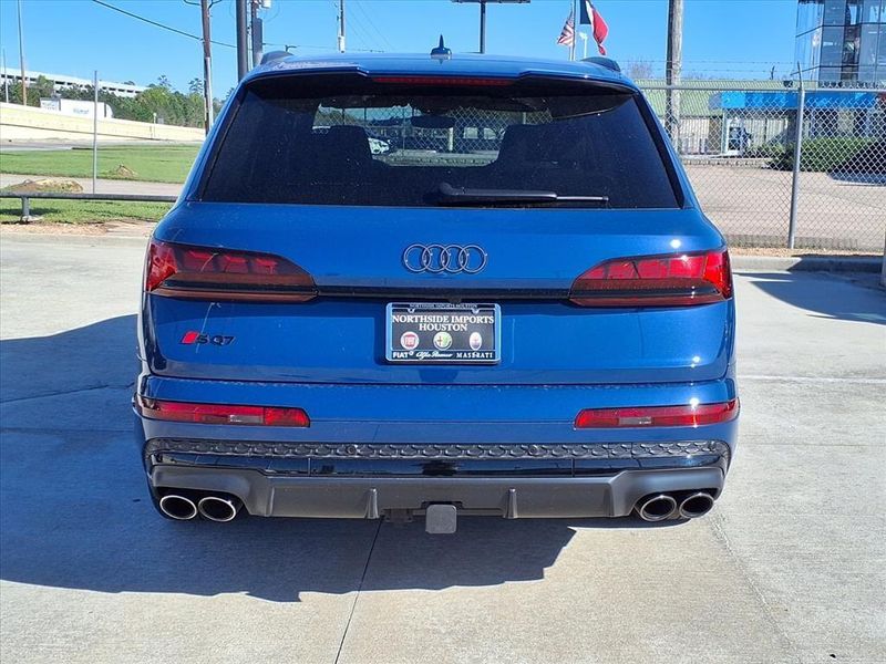 Used 2025 Audi SQ7 PrestigeImage 8