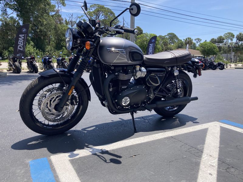 2025 Triumph BONNEVILLE T120 BLACK