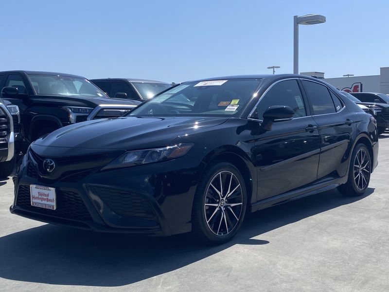 Used 2024 Toyota Camry SEImage 6