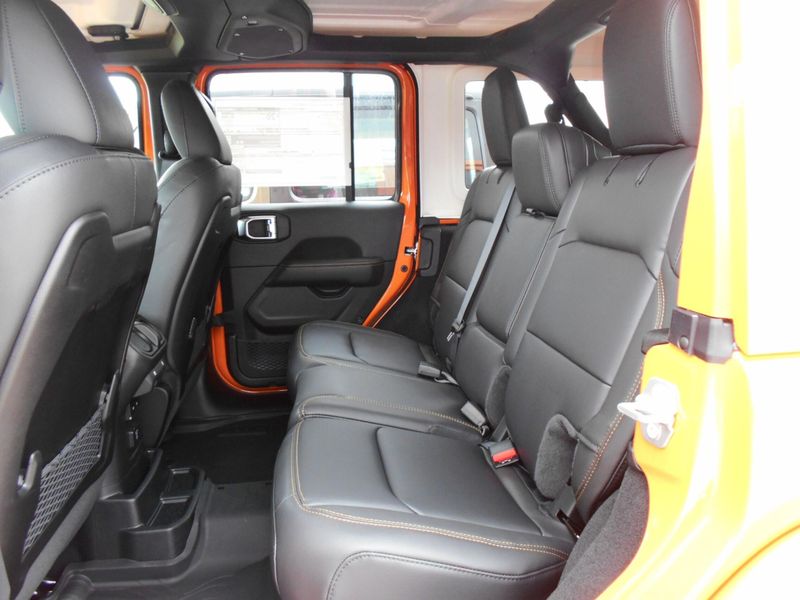 2025 Jeep Wrangler 4-door SaharaImage 7