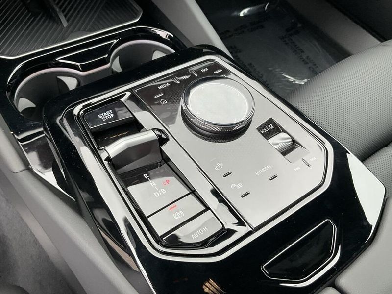2025 BMW i5 eDrive40Image 25