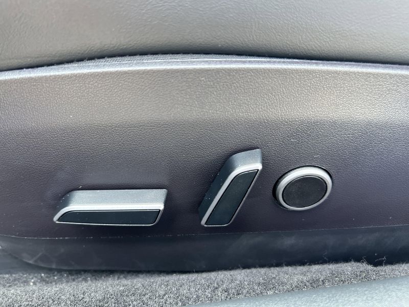 Used 2023 Tesla Model 3 PerformanceImage 8