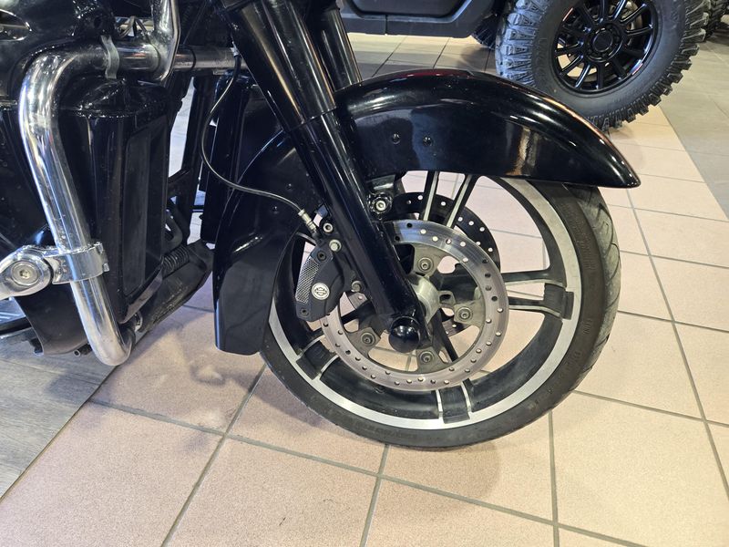 USED 2015 HARLEY ROAD GLIDE SPECIAL Image 22