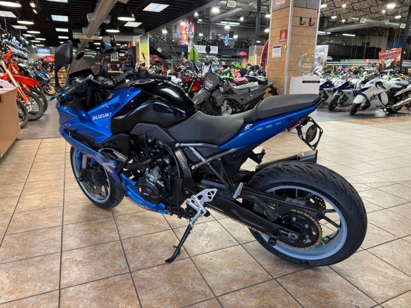 Used 2024 Suzuki GSX-8R Image 17