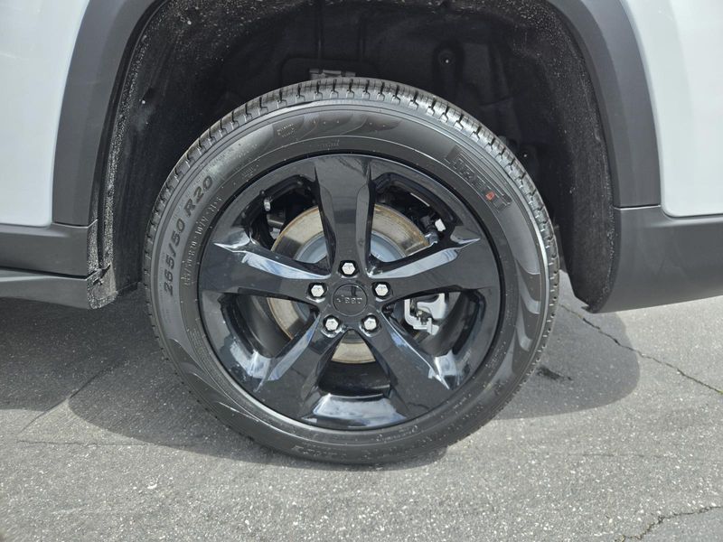 New 2026 Jeep Grand Cherokee L Limited 4x2