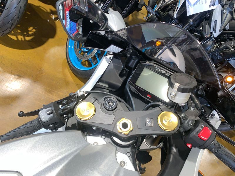 New 2025 Suzuki GSX-R1000 Image 18