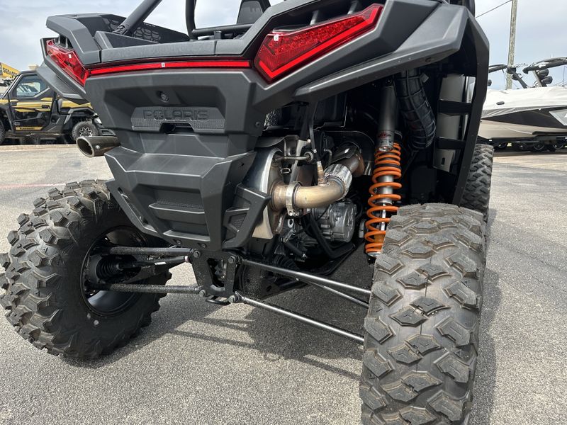 2024 Polaris RZR XP 4 1000 ULTIMATE MATTE TITANIUM AND ONYX BLACKImage 6