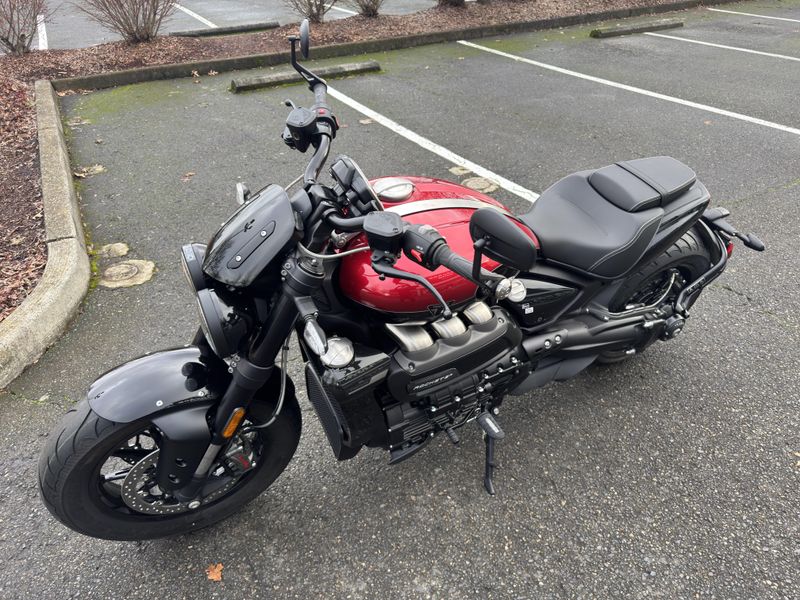 2025 Triumph Rocket 3 Storm R - CARNIVAL RED - SAPPHIRE BLACK