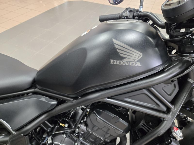 2025 Honda REBEL 300 MATTE BLACK METALLIC Image 10