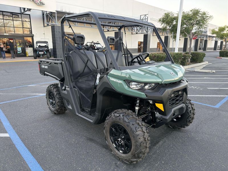New 2025 Can-Am DEFENDER DPS HD9 Image 11