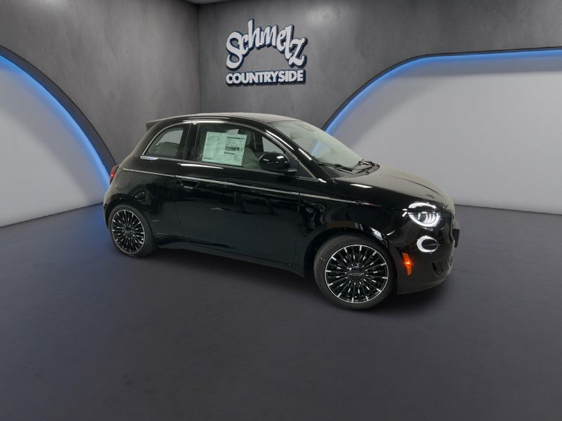 New 2026 Fiat 500e IconaImage 2