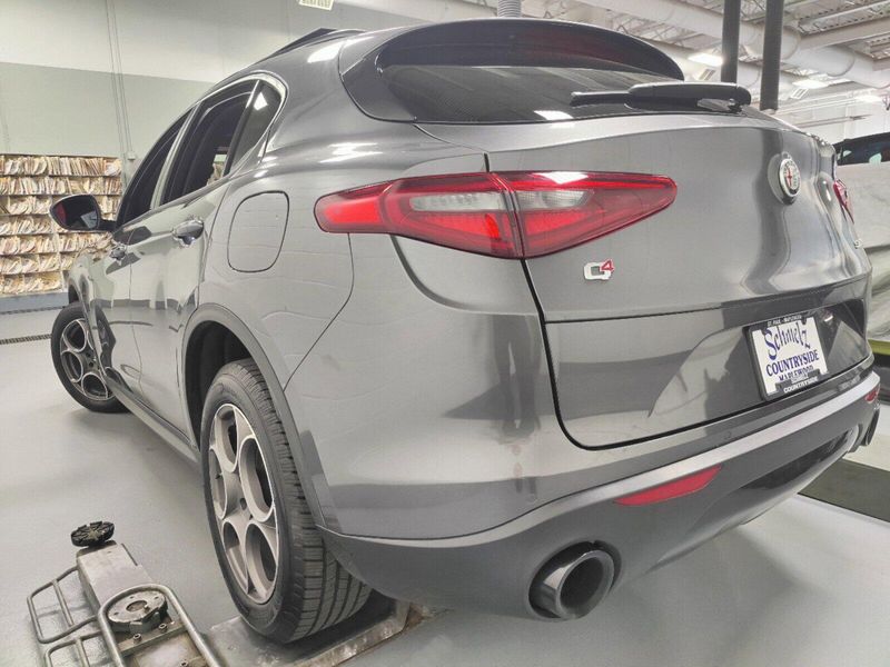 2022 Alfa Romeo Stelvio Sprint AWD w/Sunroof & Sport PkgImage 14