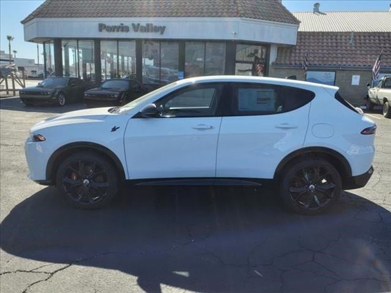 2024 Dodge Hornet R/T in a Q Ball exterior color and Blackinterior. Perris Valley Auto Center 951-657-6100 perrisvalleyautocenter.com 