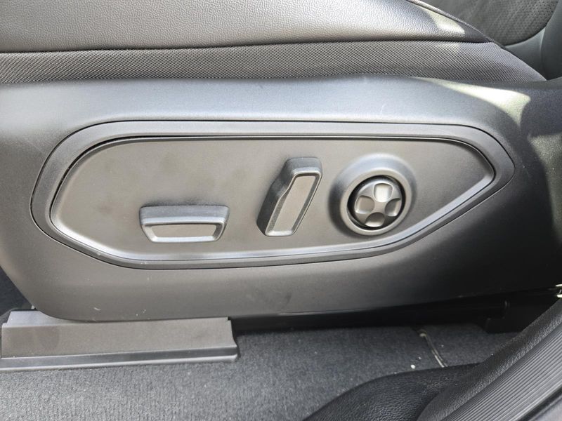2025 Jeep Grand Cherokee Altitude photo 21