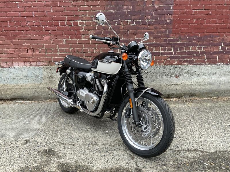 2025 Triumph BONNEVILLE T120