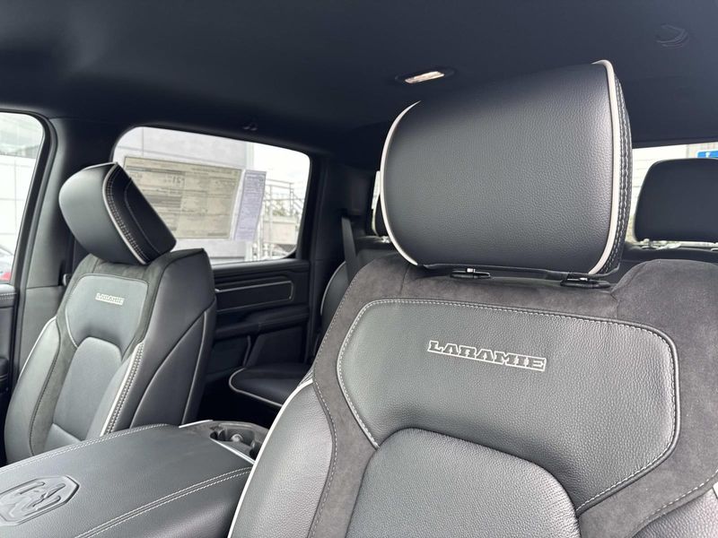 New 2026 RAM 1500 Laramie Crew Cab 4x2 5'7' Box