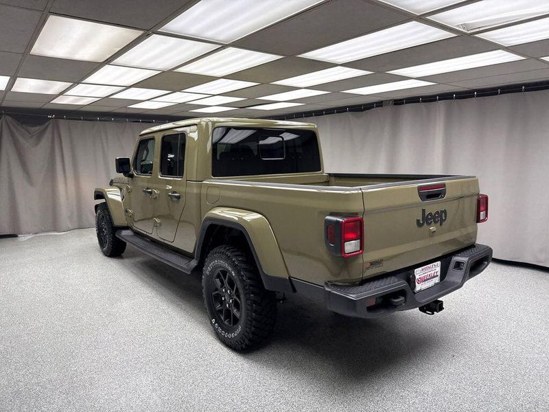 New 2025 Jeep Gladiator High Tide 4x4Image 2
