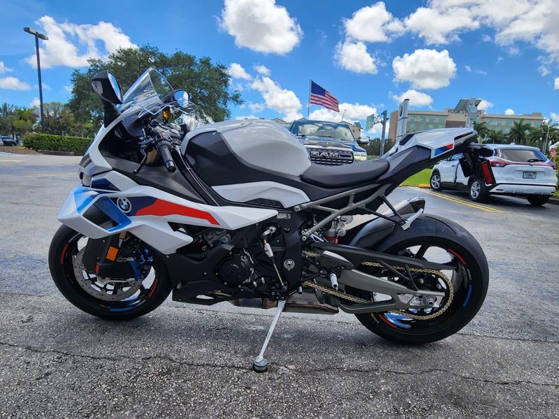 2026 BMW S 1000 RRImage 1