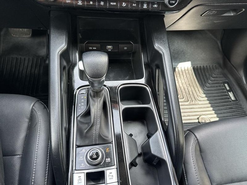2022 Kia Telluride LXImage 27