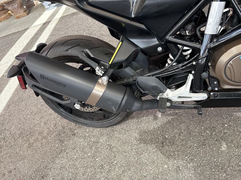 Used 2019 Husqvarna VITPILEN 701 Image 13