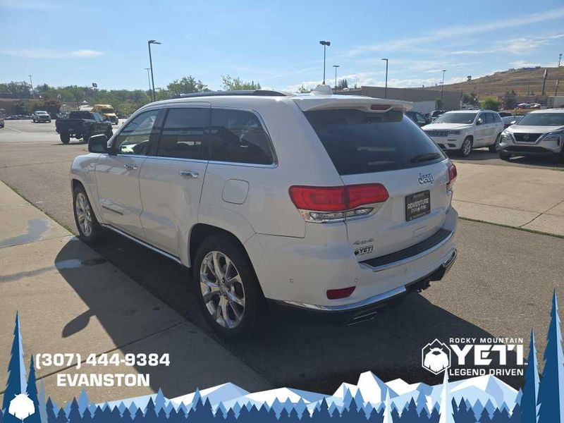 2020 Jeep Grand Cherokee Summit photo 3