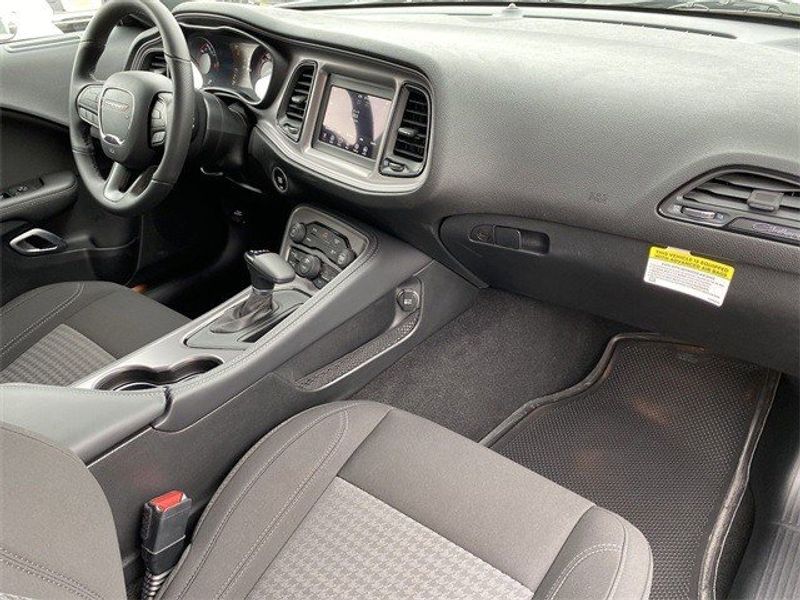 2023 Dodge Challenger SxtImage 9