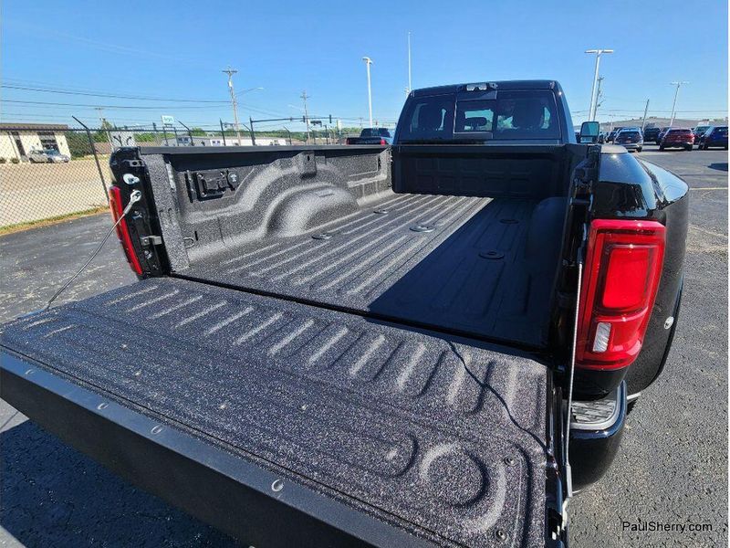 New 2026 RAM 3500 Limited Longhorn Crew Cab 4x4 8' Box