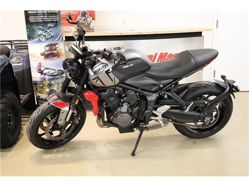 Used 2023 Triumph Trident Image 3