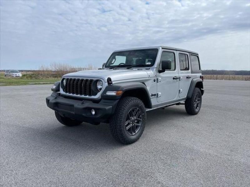 2024 Jeep Wrangler Unlimited Sport RHD photo 3