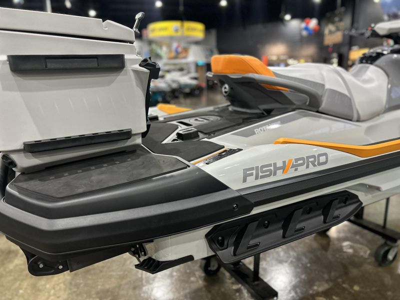 New 2025 Sea-Doo FISHPRO TROPHY 170 (SOUND SYSTEM) Image 4