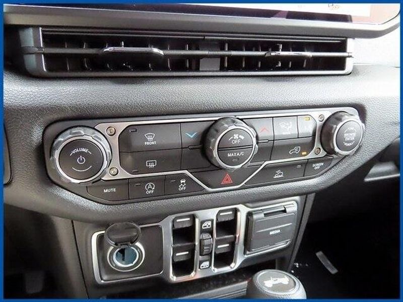 2025 Jeep Wrangler Sport SImage 17