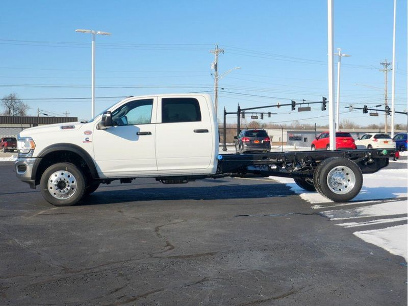 2024 RAM 5500 Tradesman Chassis Crew Cab 4x4 84