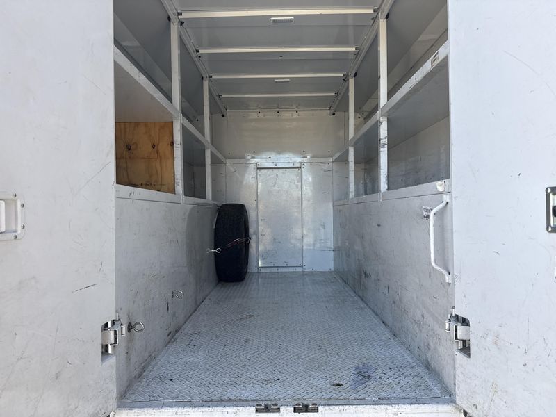 Used 2017 Chevrolet Express Cutaway Image 18