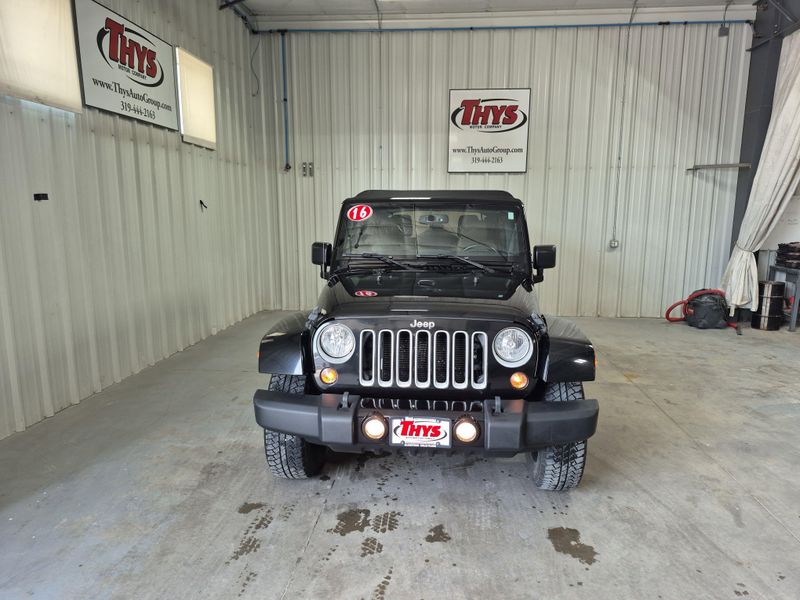 Used 2016 Jeep Wrangler Unlimited SaharaImage 32