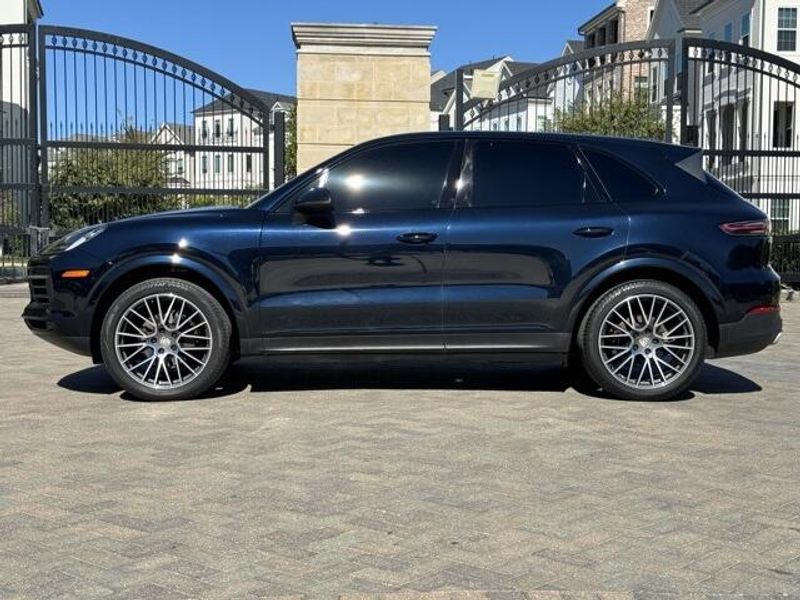 2019 Porsche Cayenne BaseImage 14