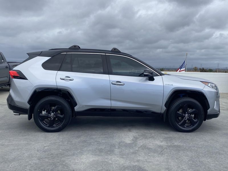2021 Toyota RAV4 XSEImage 3