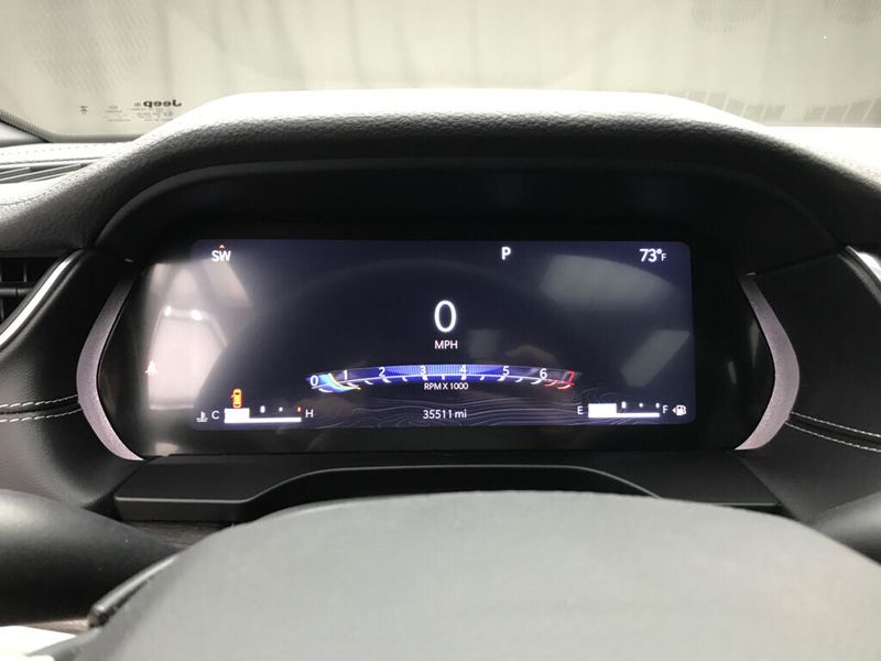 Used 2023 Jeep Grand Cherokee L LimitedImage 10