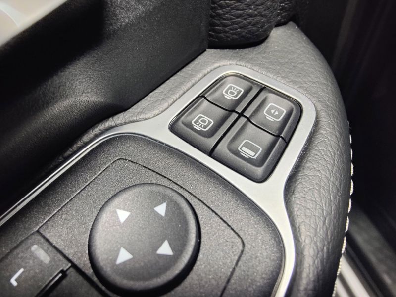 Used 2024 RAM 2500 Big Horn Crew Cab 6.4L V8 4x4Image 22