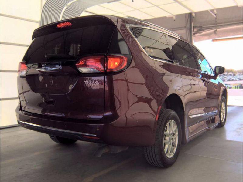 Used 2020 Chrysler Pacifica Touring L