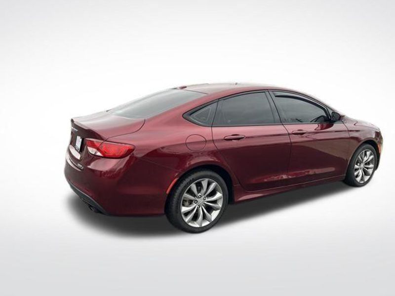 2016 Chrysler 200 S